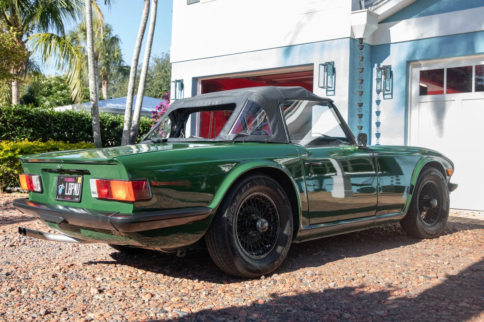 1975_triumph_tr6_1975_triumph_tr6_75ccfd48-1f4a-4998-b9d8-b53ece643e81-peViar-17555-17556-scaled
