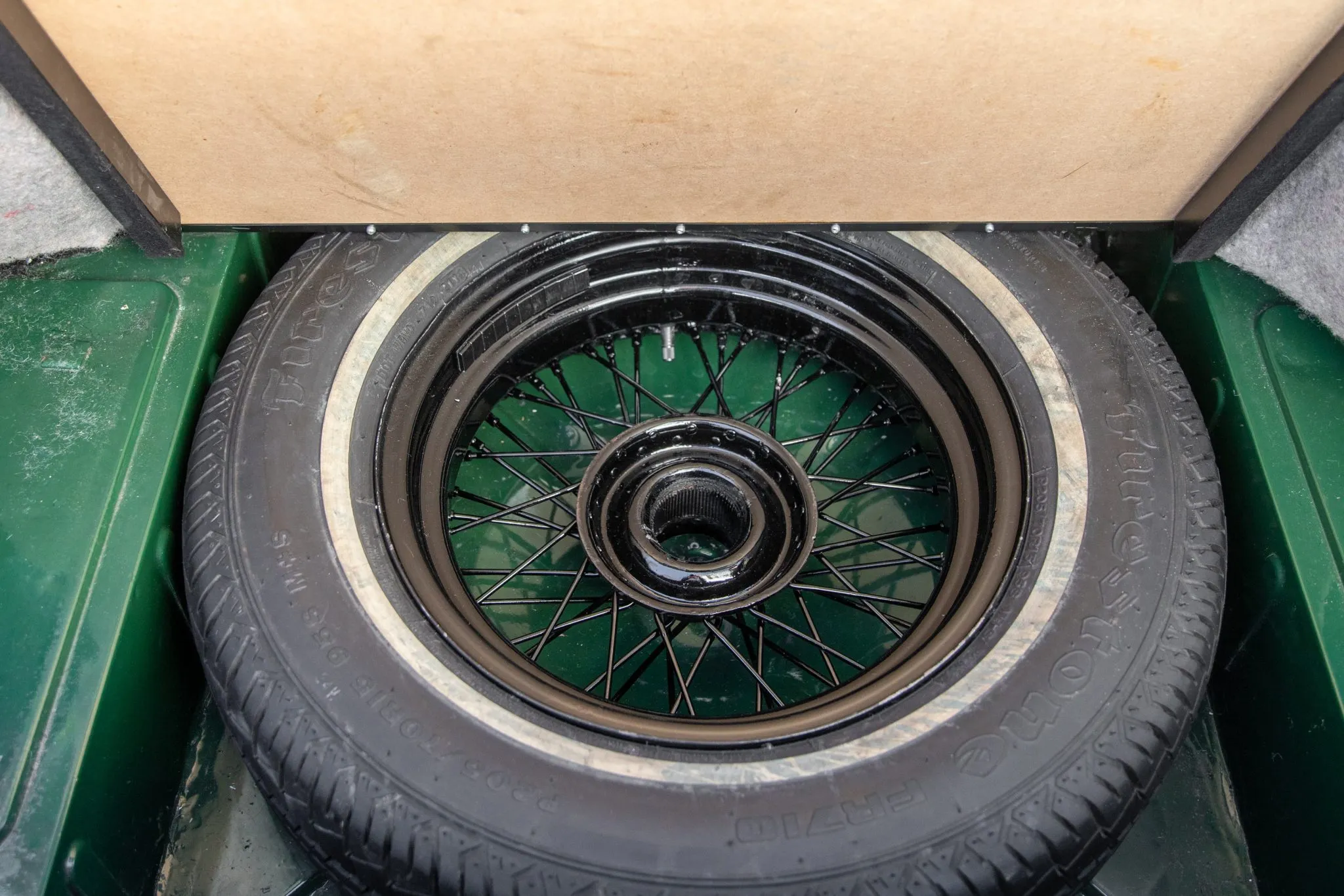 1975_triumph_tr6_1975_triumph_tr6_ea33c0cb-5045-4b2a-a761-d8cef6dce58e-PWiyRR-17780-17781-scaled