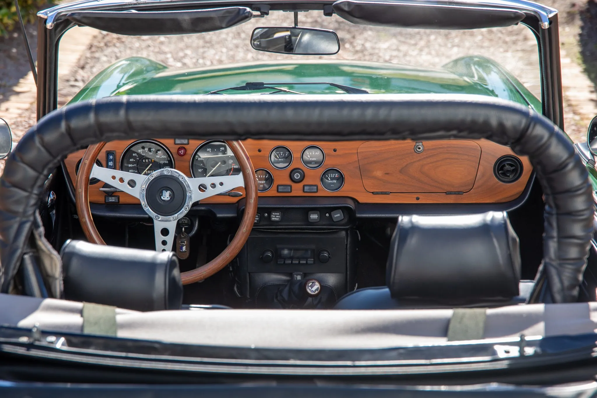 1975_triumph_tr6_1975_triumph_tr6_eefca8ac-71ea-4693-adfa-37a74a131461-v9OFnj-17699-17700-scaled