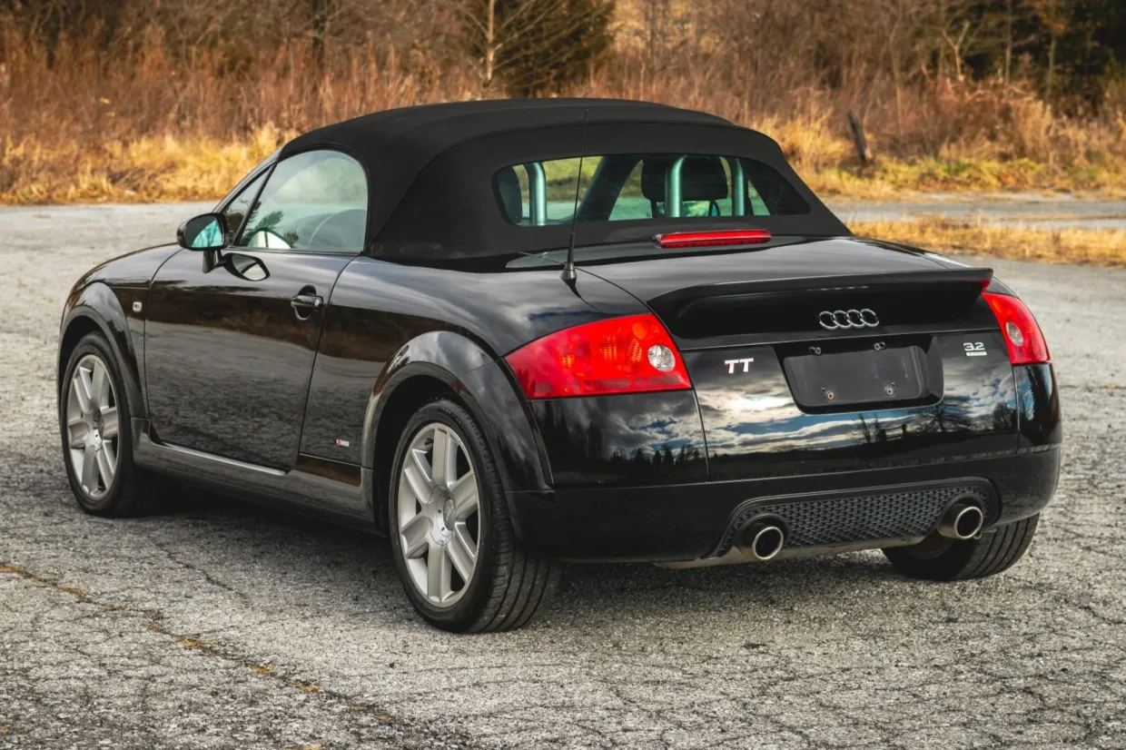 2004_audi_tt-roadster_tt-2028-121-of-301-33768