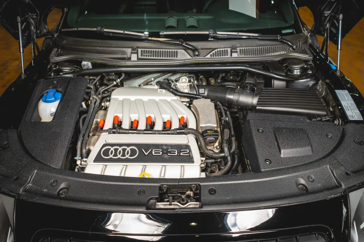 2004_audi_tt-roadster_tt-2028-224-of-301-33864