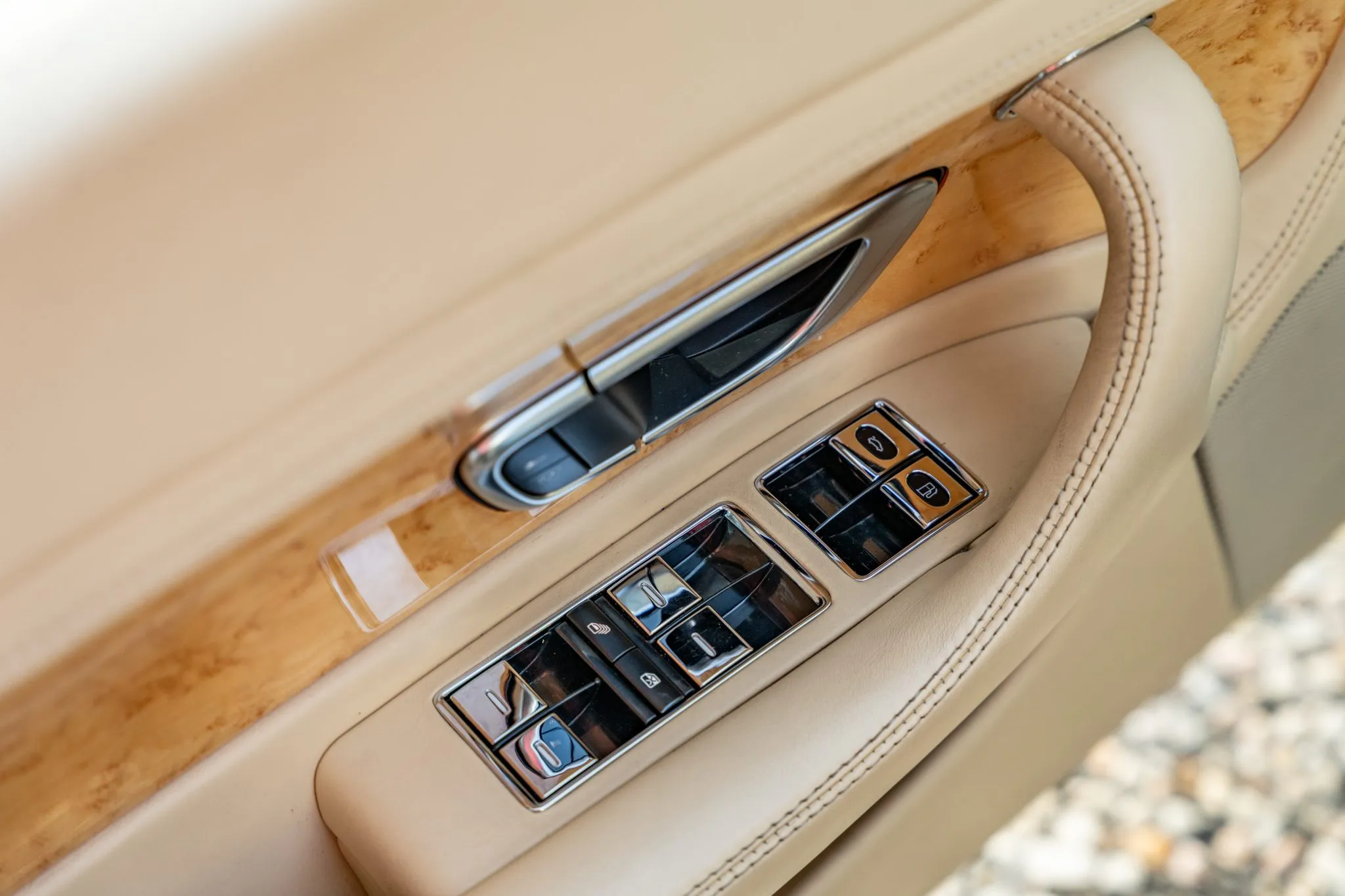 2007_bentley_continental-gtc_2007_bentley_continental-gtc_024e5c74-327a-464a-a934-310d0adcfb29-Jq5Sgf-57963-57964-scaled