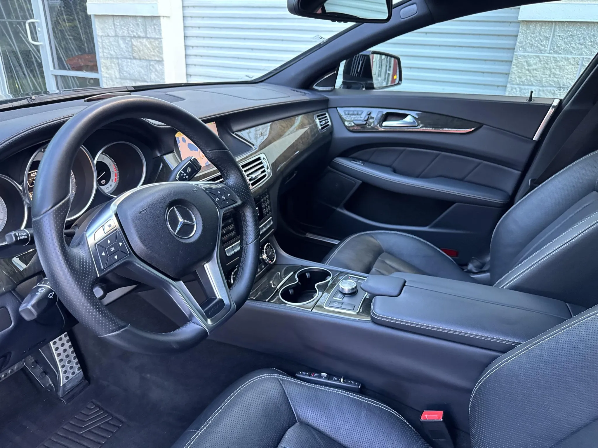 2012_mercedes-benz_cls550_IMG_0414-88588-scaled