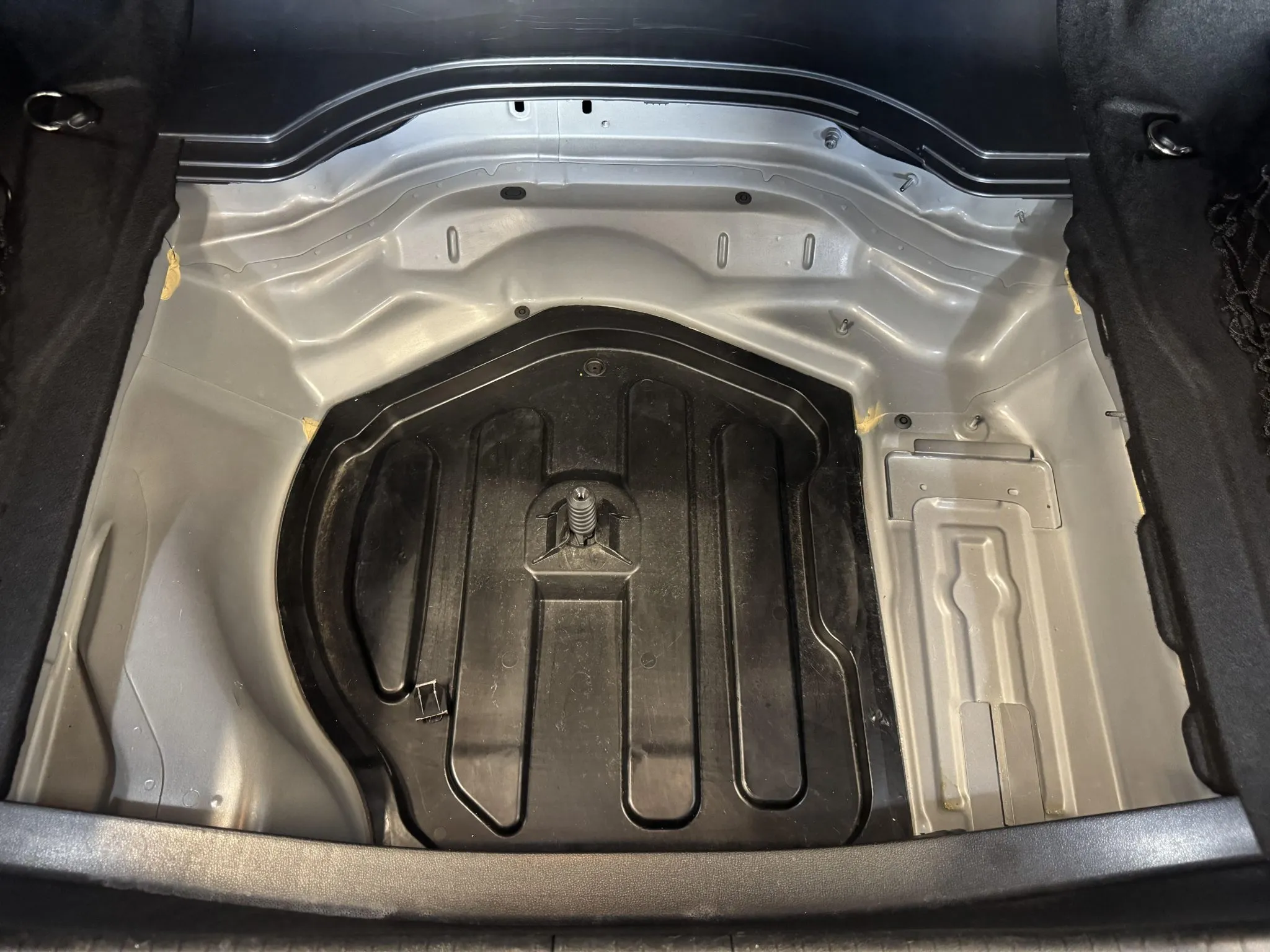 2012_mercedes-benz_cls550_IMG_0599-88823-scaled