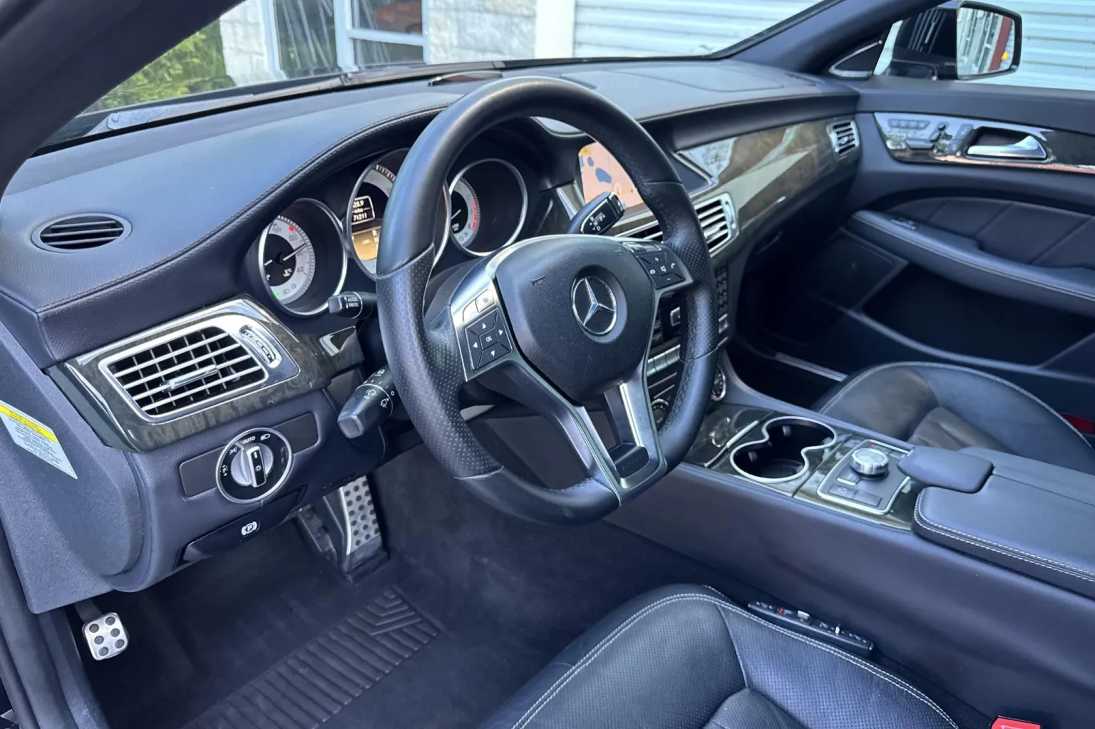 2012_mercedes-benz_cls550_img_0415-15412