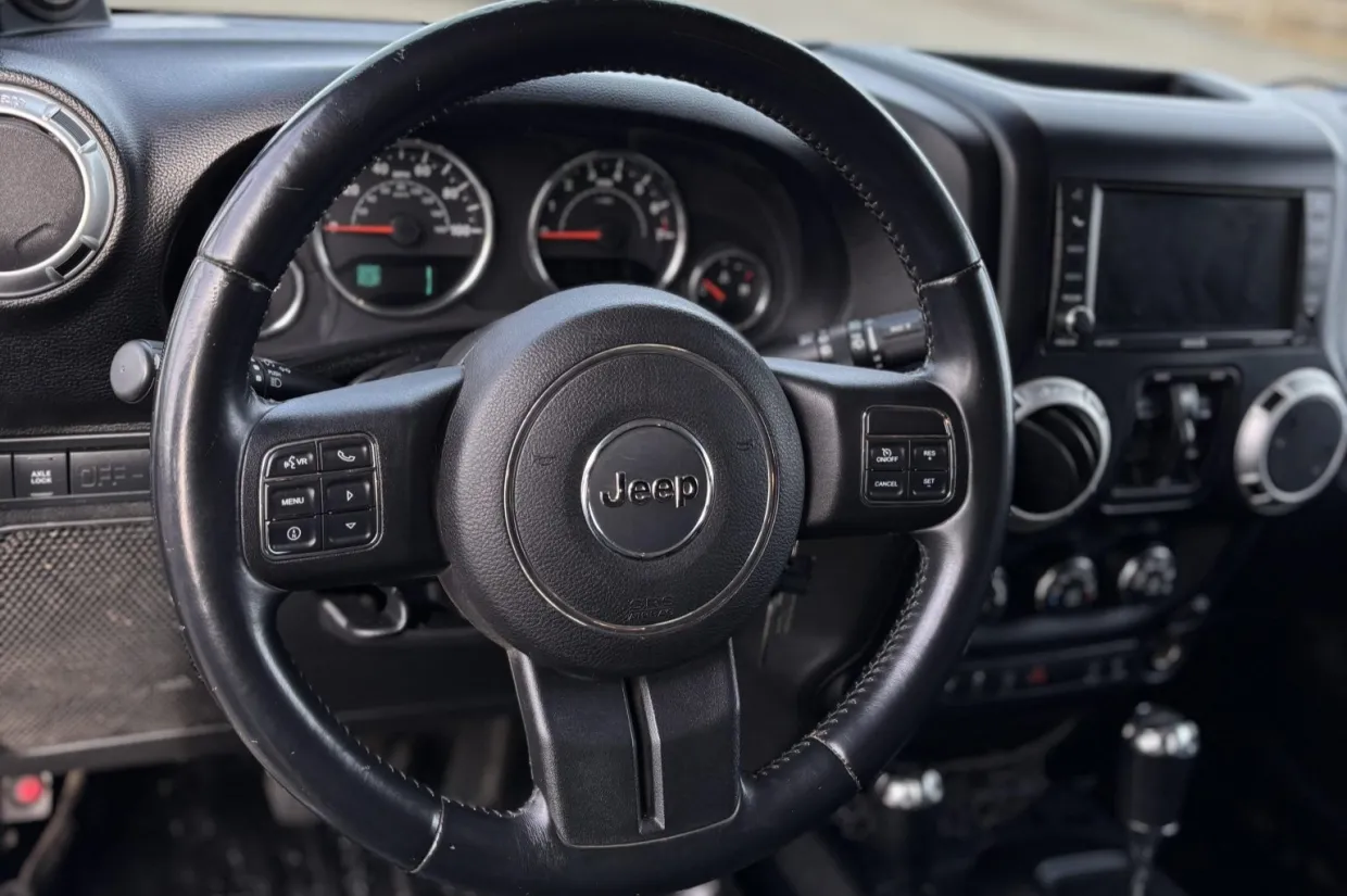 2013_jeep_wrangler_img_3227-53975