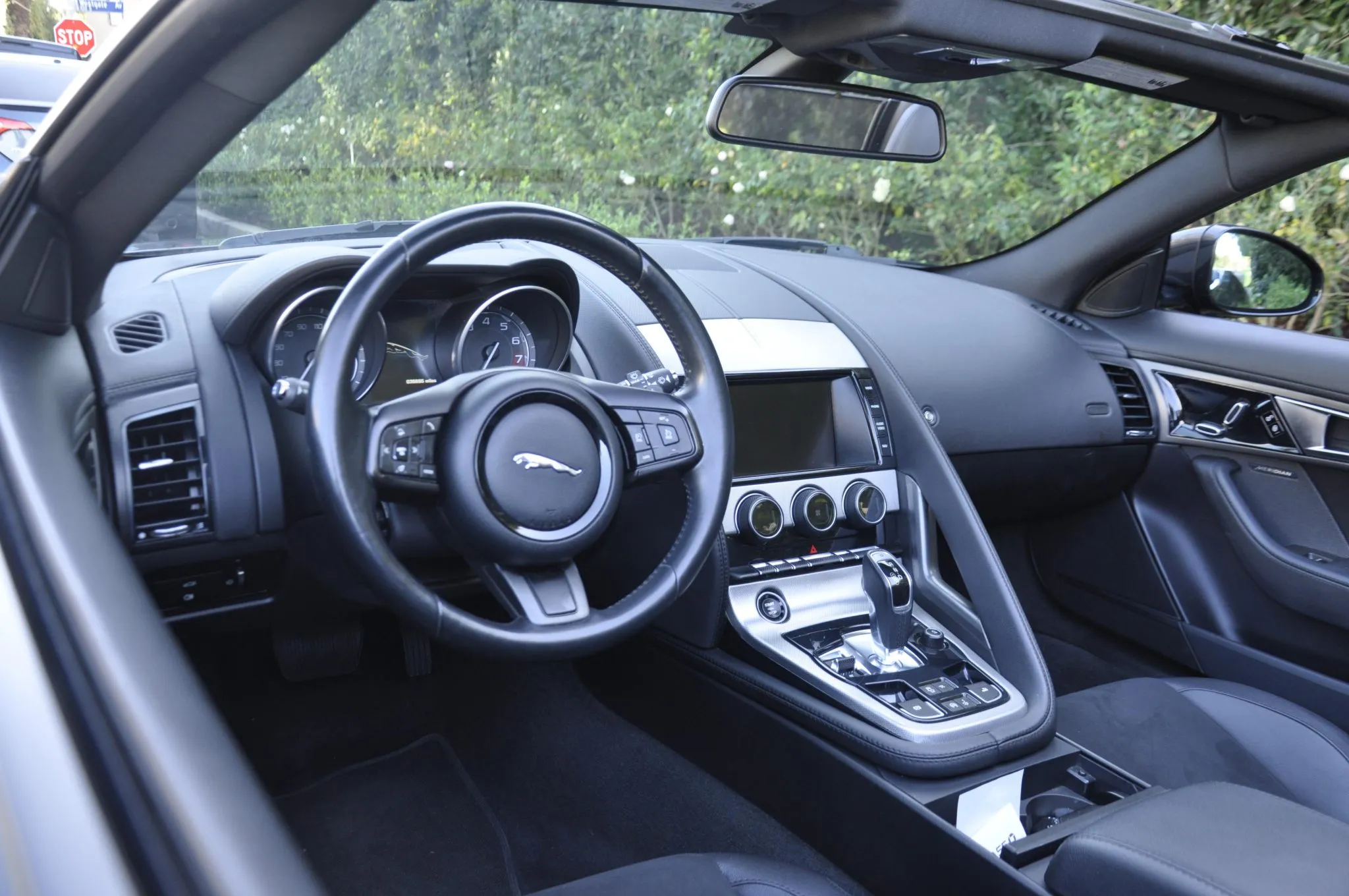 2014_jaguar_f-type-convertible_DSC0118-43307-scaled