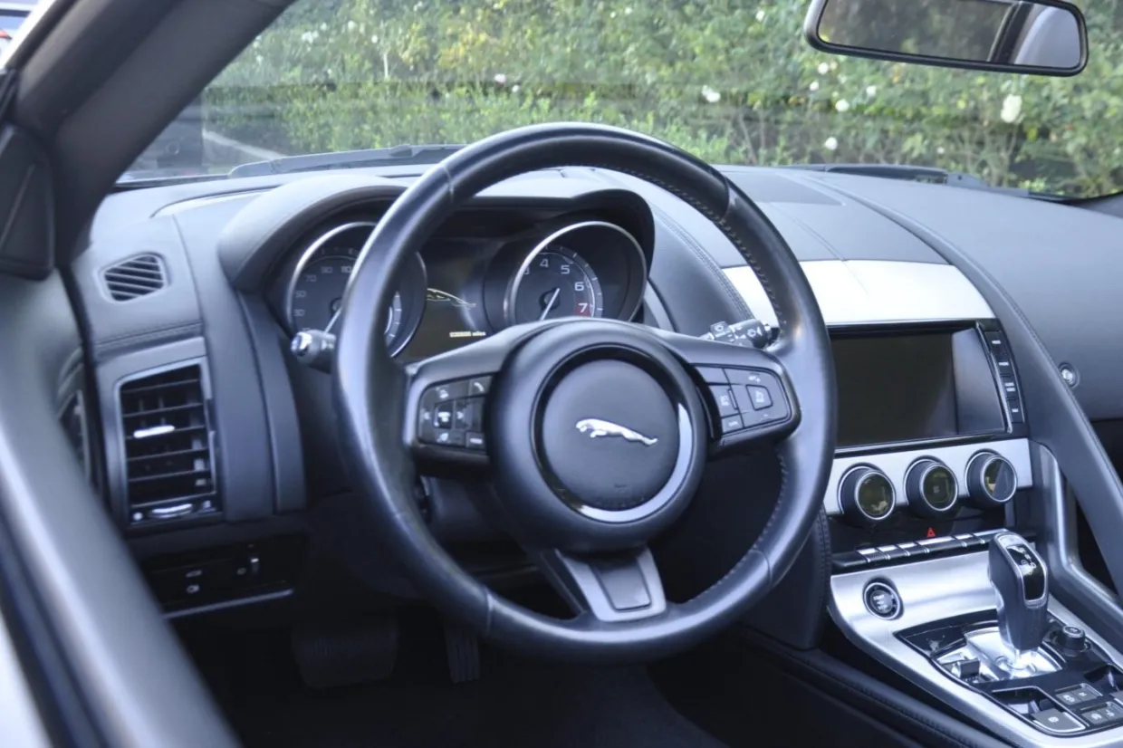 2014_jaguar_f-type-convertible_dsc0118-55441