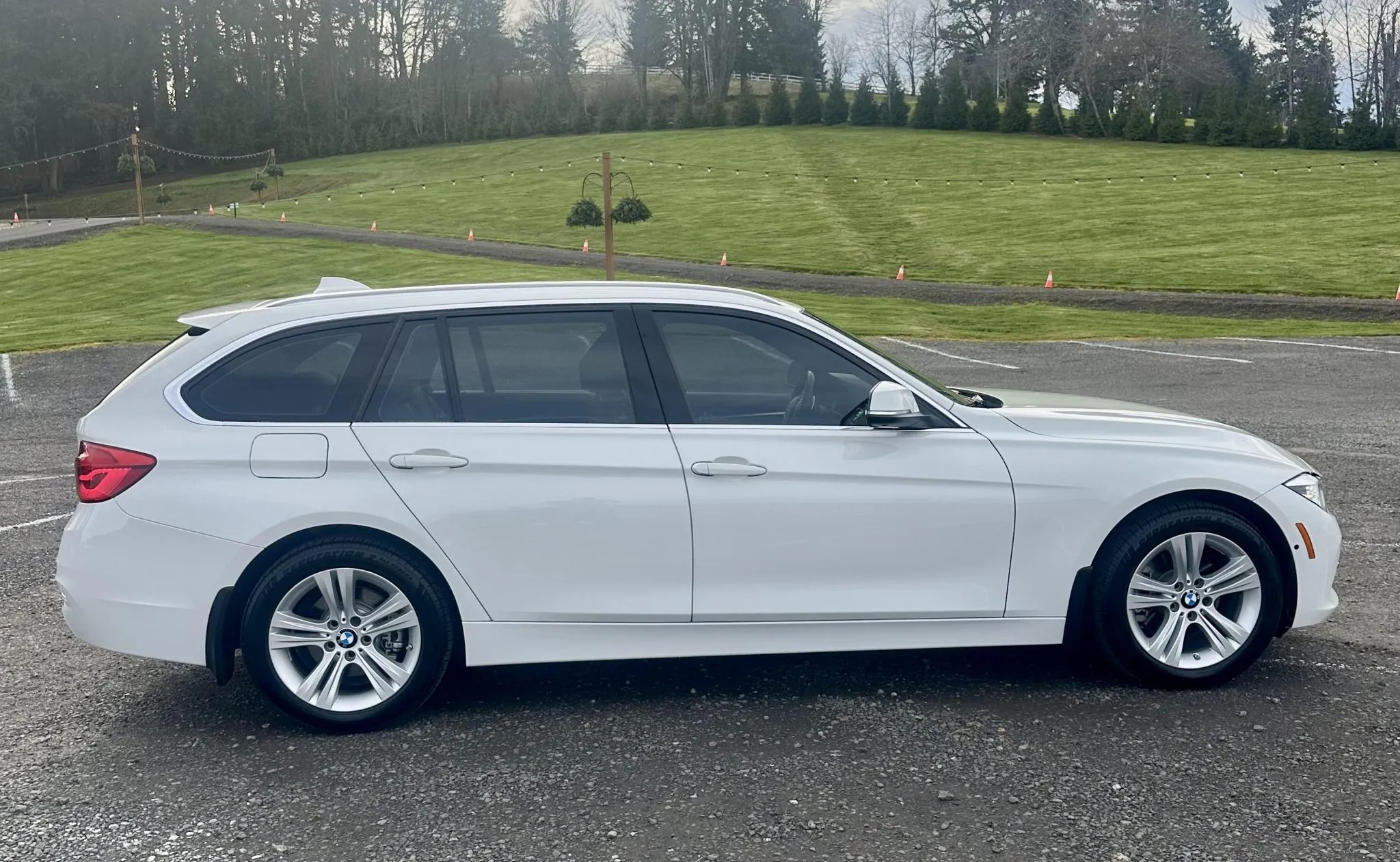 2017_bmw_330i-xdrive-sports-wagon_IMG_7280-73854-scaled