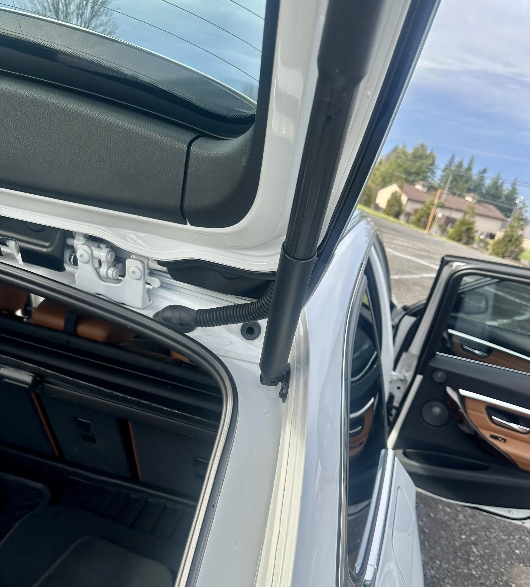 2017_bmw_330i-xdrive-sports-wagon_IMG_7321-73983-scaled