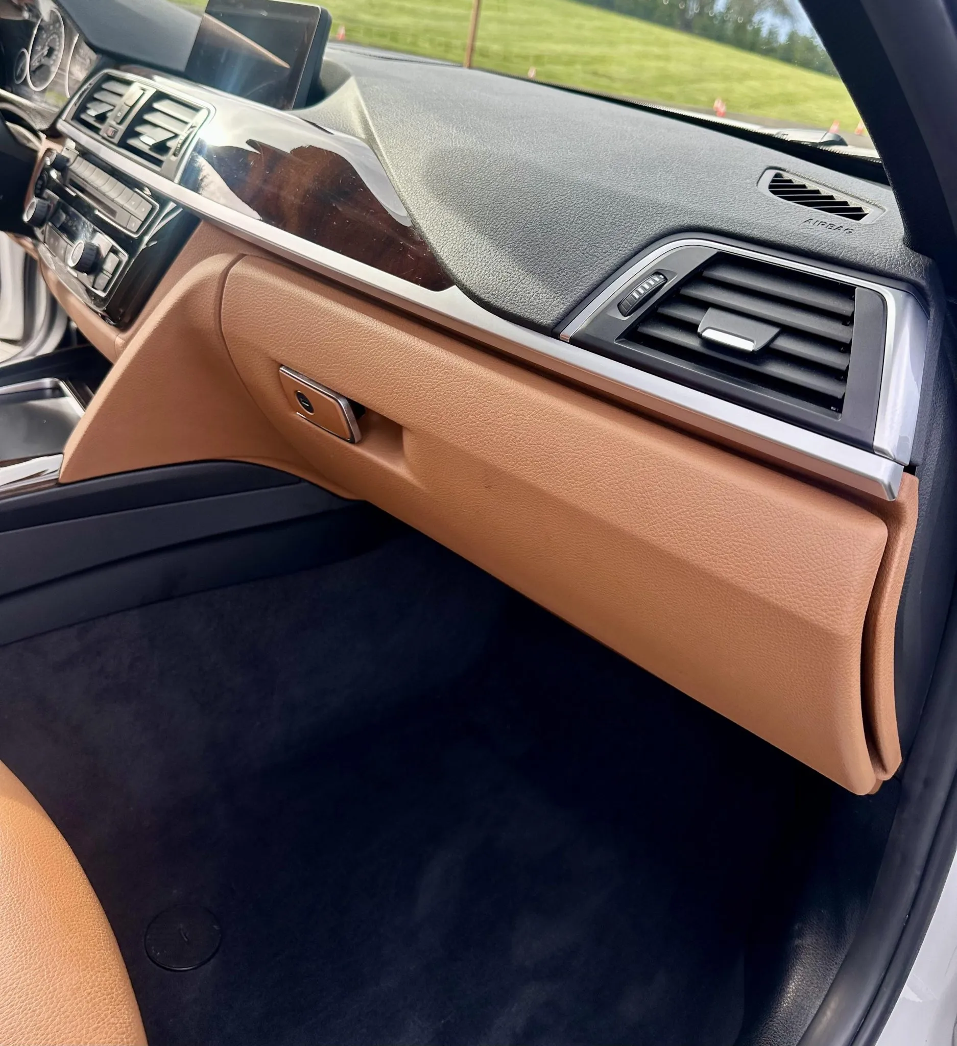 2017_bmw_330i-xdrive-sports-wagon_IMG_7327-74003-scaled