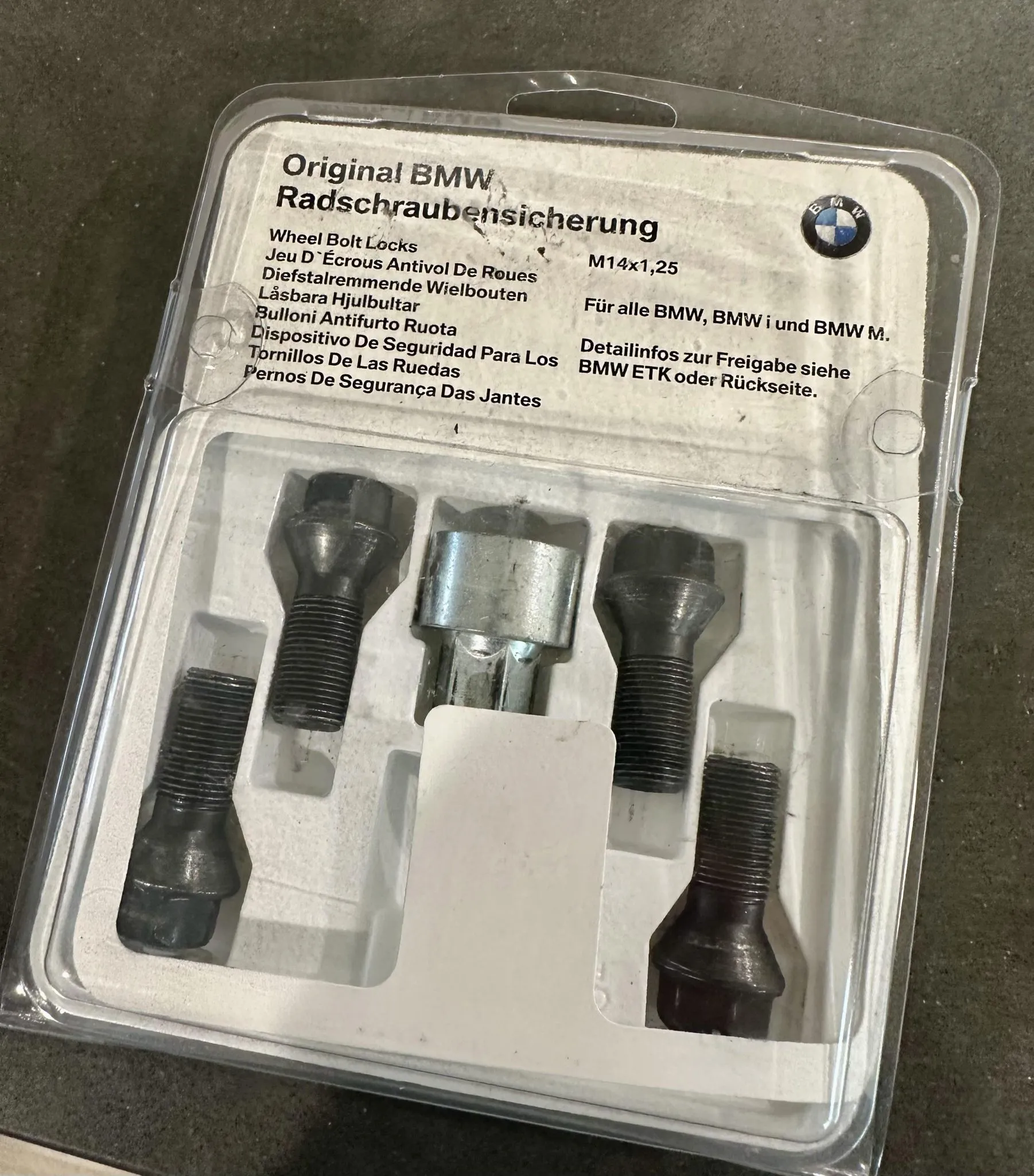 2017_bmw_330i-xdrive-sports-wagon_IMG_7363-74117-scaled