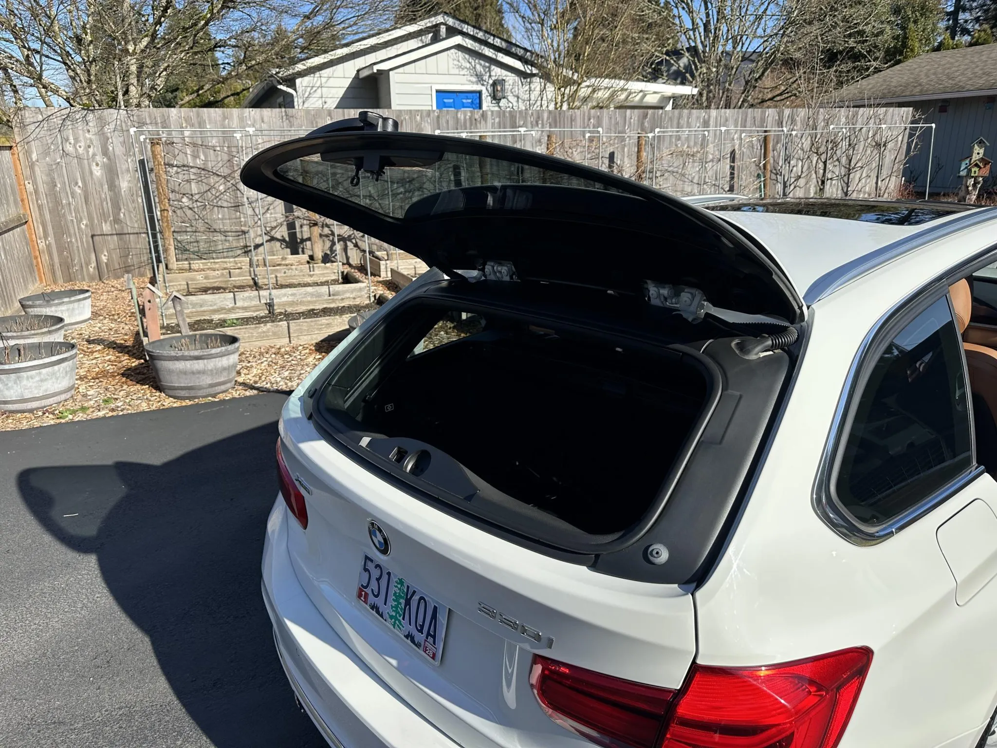 2017_bmw_330i-xdrive-sports-wagon_IMG_7631-52702-scaled