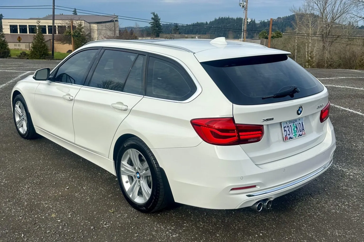 2017_bmw_330i-xdrive-sports-wagon_img_7276-44304