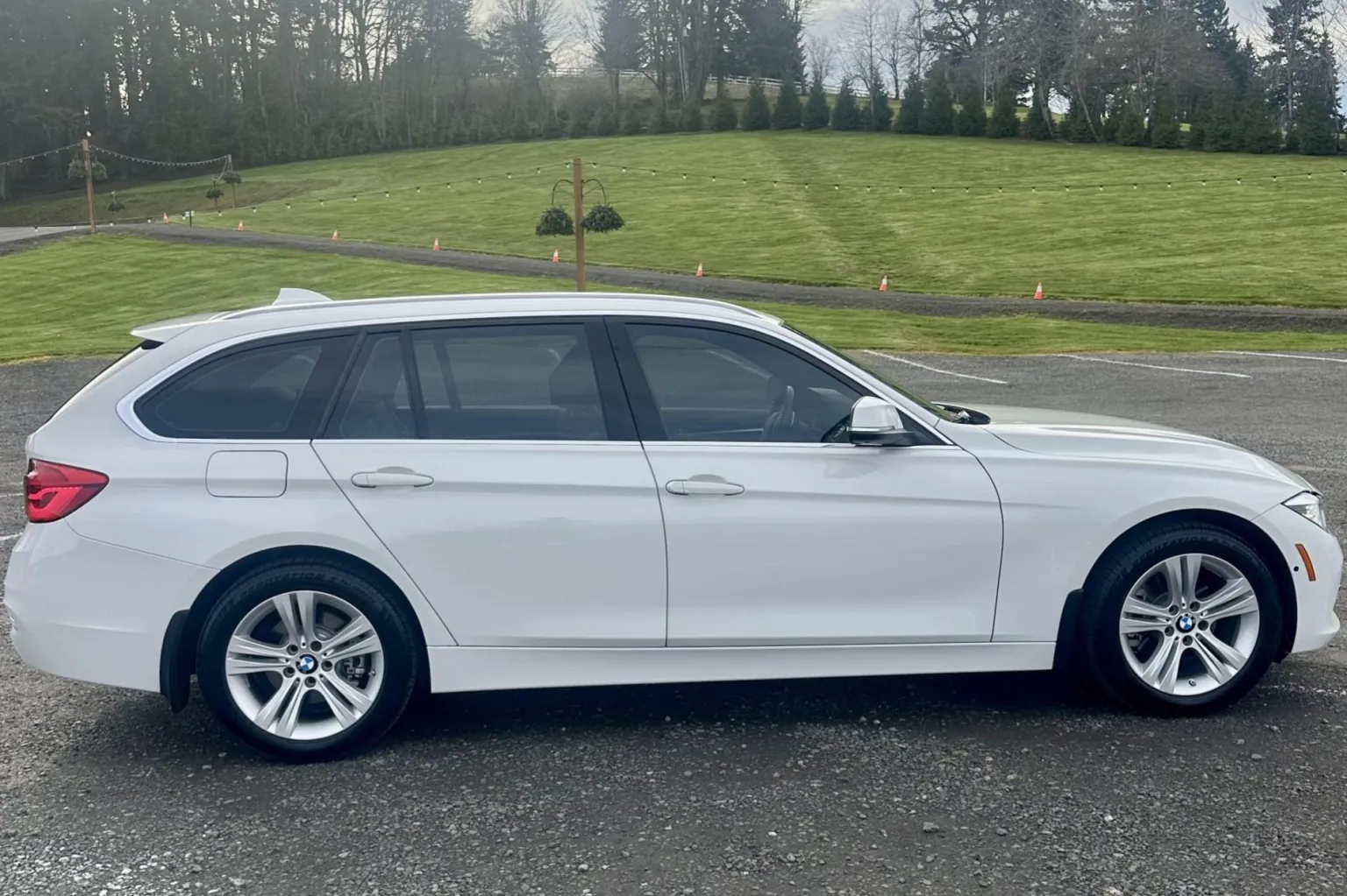 2017_bmw_330i-xdrive-sports-wagon_img_7280-44322