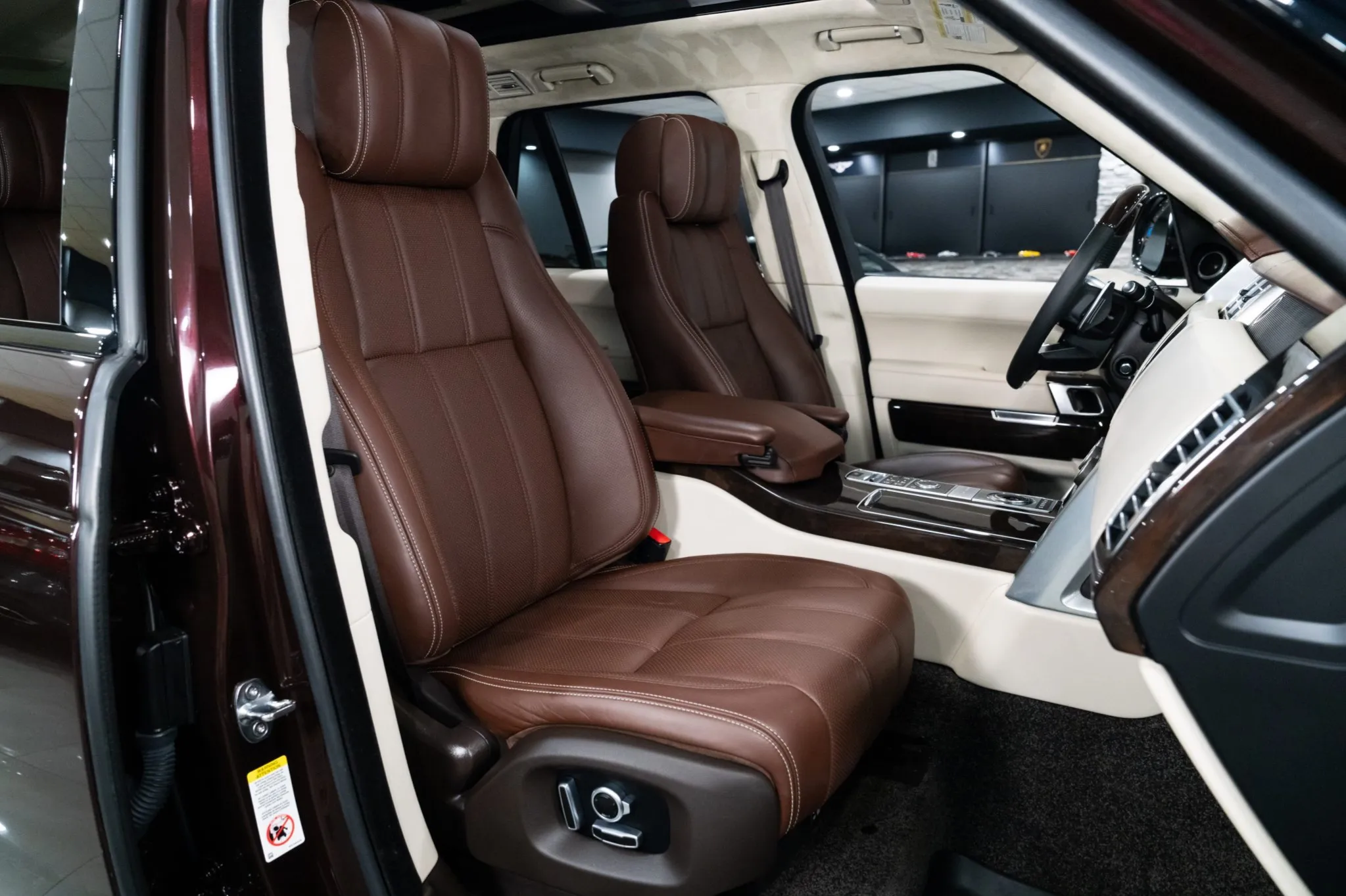 2017_land-rover_range-rover_auto-bio-246-43884