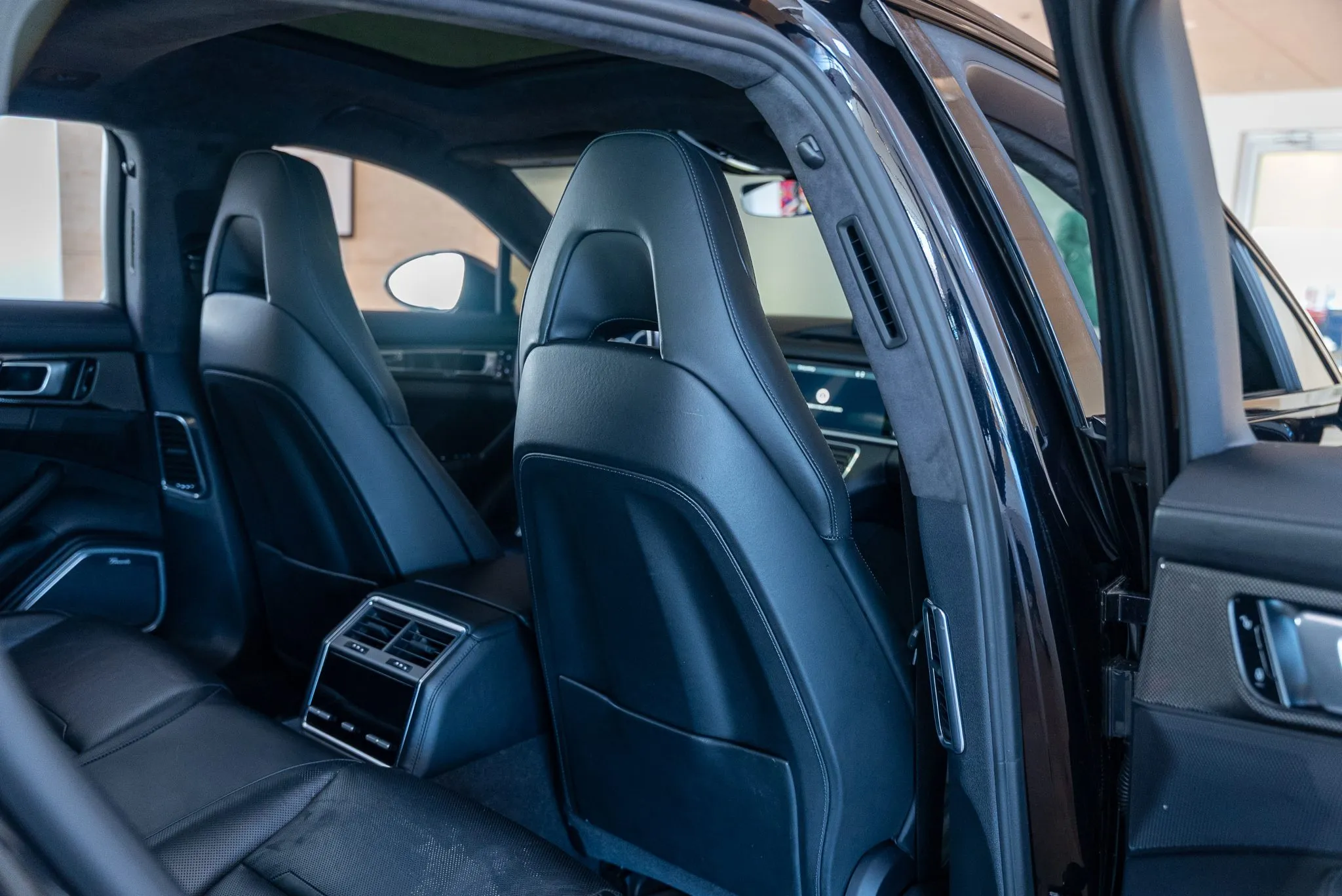 2018-Porsche-Panamera-Turbo-ST-128-64982-scaled