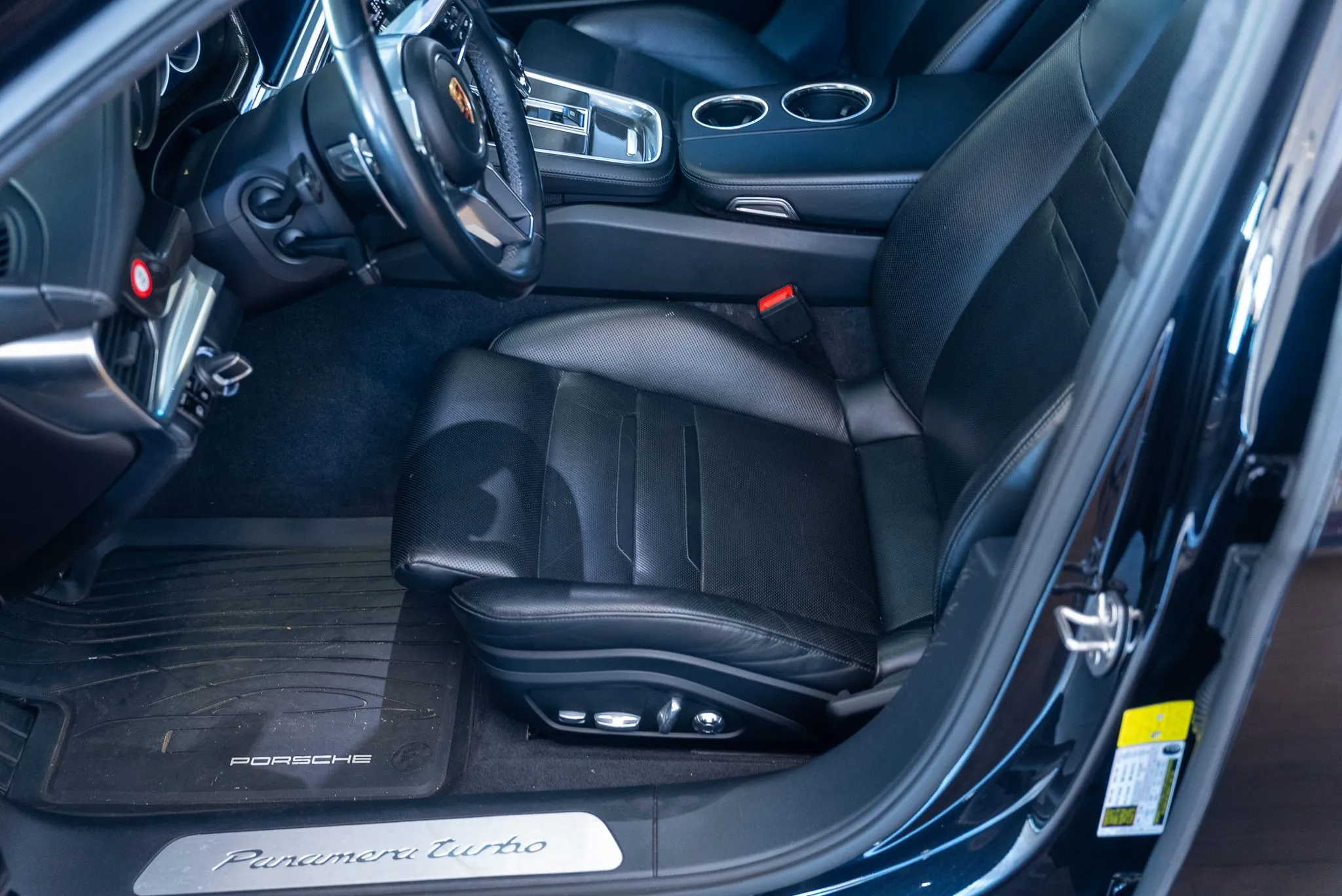 2018-Porsche-Panamera-Turbo-ST-88-63933-scaled