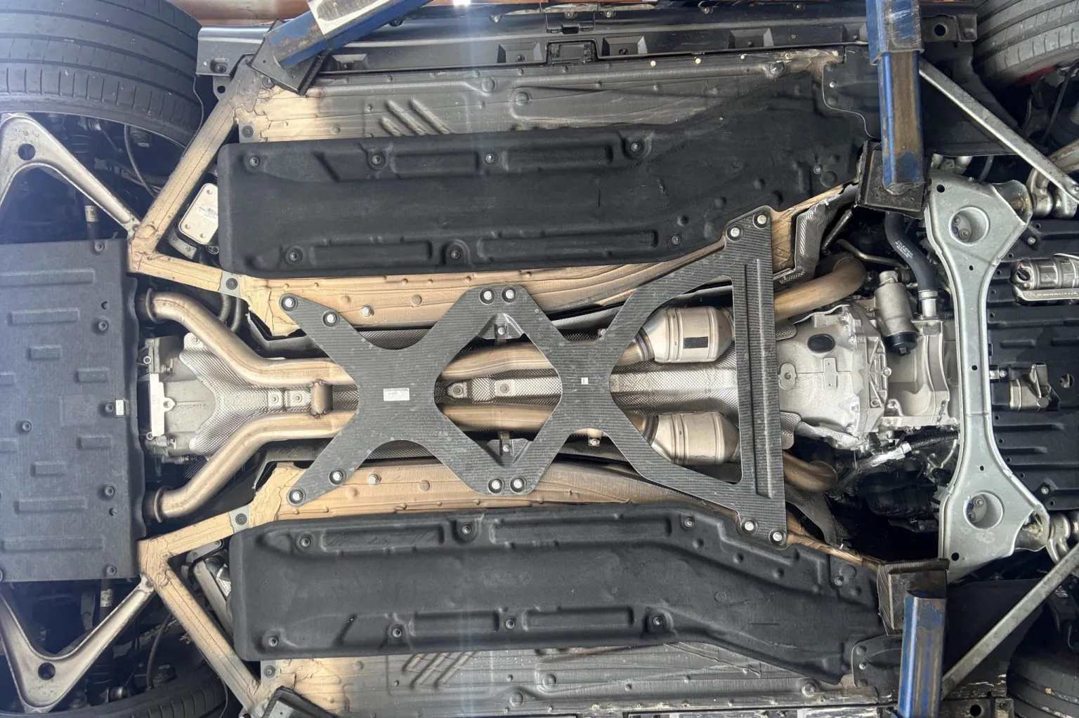 2018_mercedes-amg_gt-c_img_9847-74390