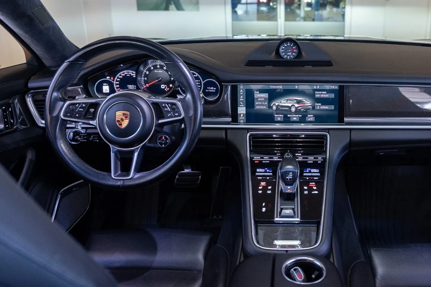 2018_porsche_panamera-turbo-sport-turismo_2018-porsche-panamera-turbo-st-134-39791