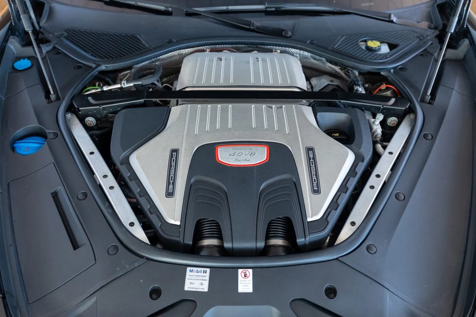 2018_porsche_panamera-turbo-sport-turismo_2018-porsche-panamera-turbo-st-154-39824