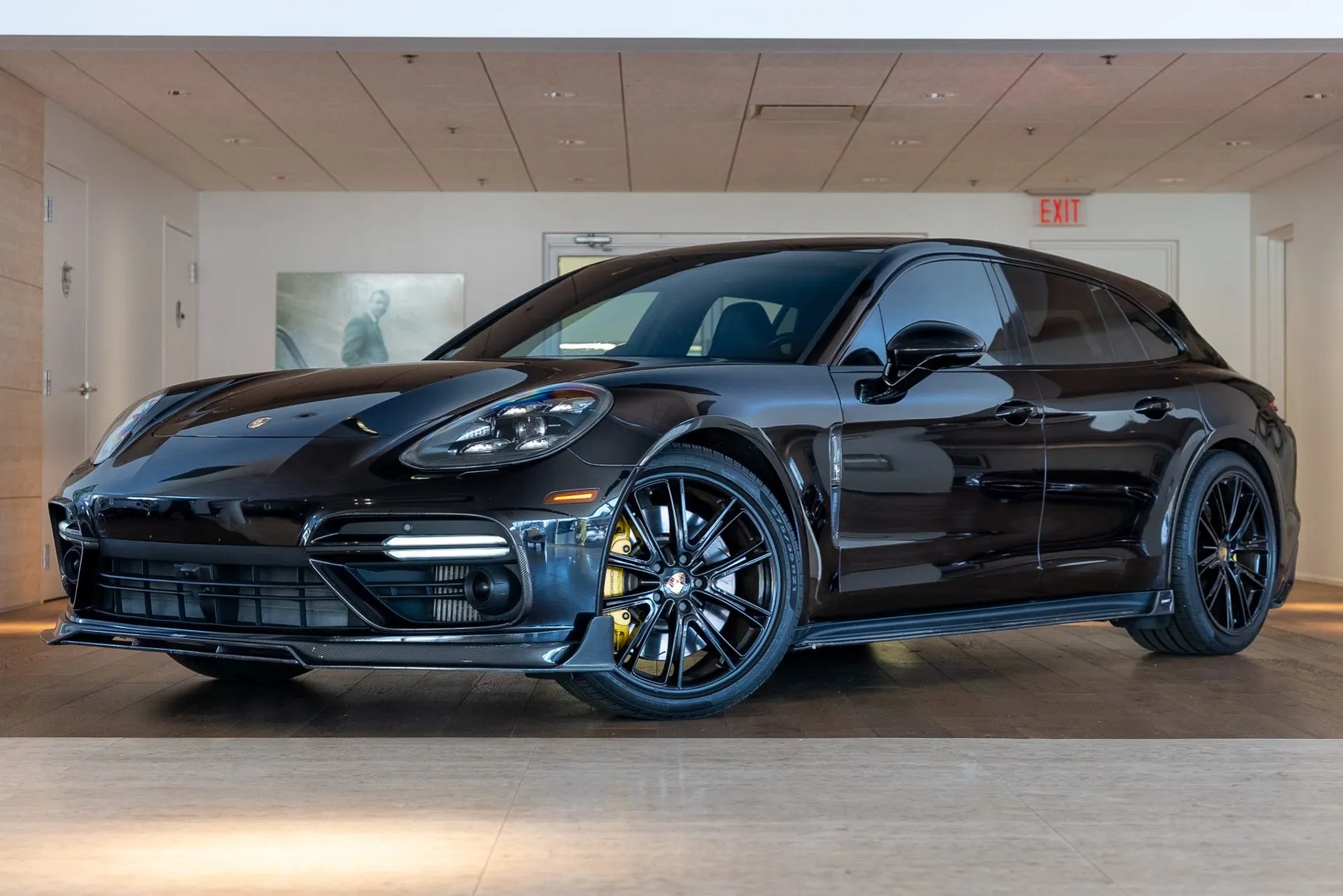 2018_porsche_panamera-turbo-sport-turismo_2018-porsche-panamera-turbo-st-5-39635