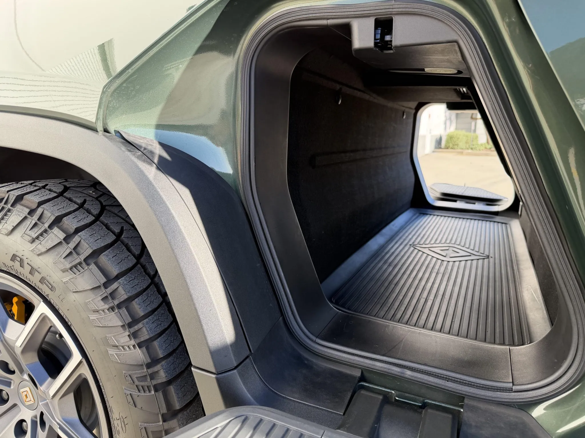 2022_rivian_r1t_Photo-Feb-04-2026-3-37-54-PM-04155-scaled