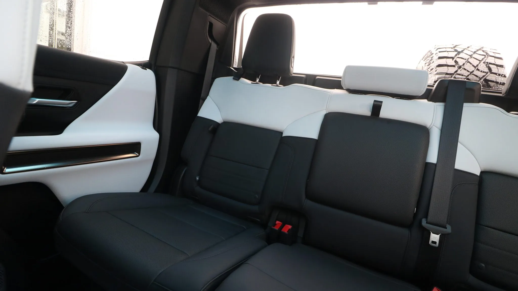 2024_gmc_hummer-ev-pickup_IMG_8028-74556-scaled