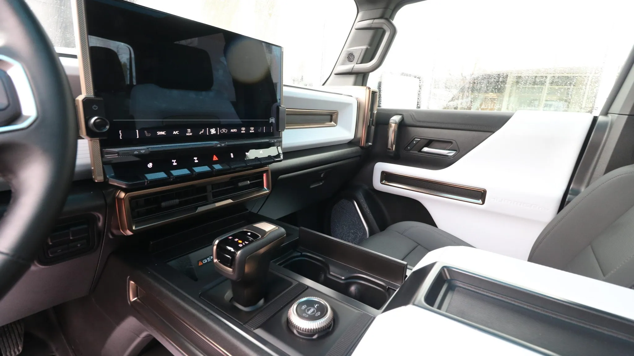 2024_gmc_hummer-ev-pickup_IMG_8031-74582-scaled