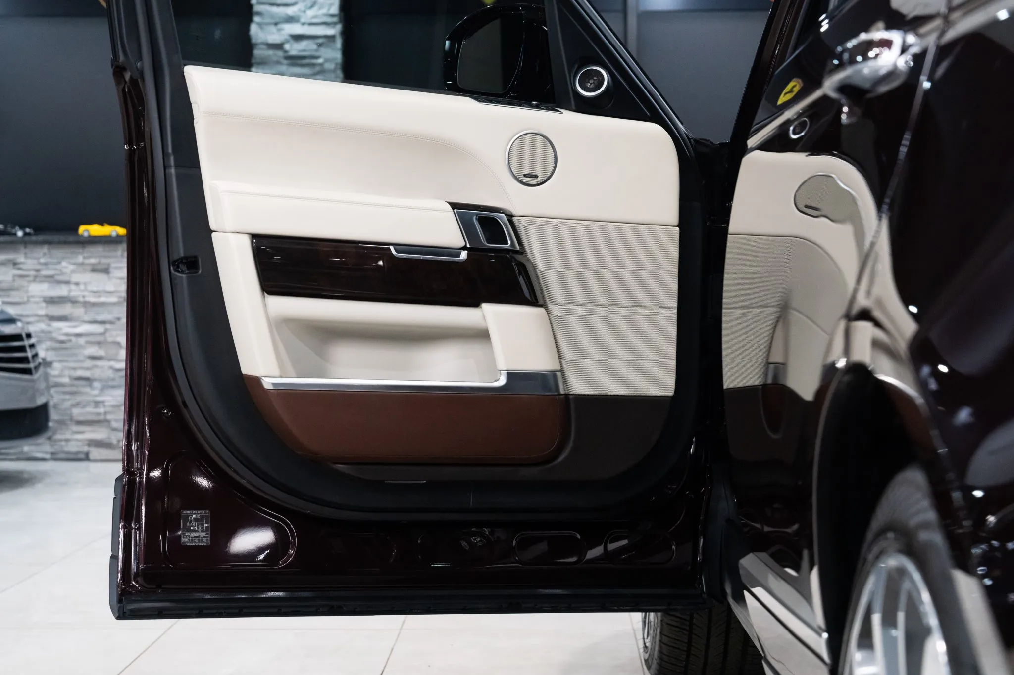 auto-bio-141-41969-scaled